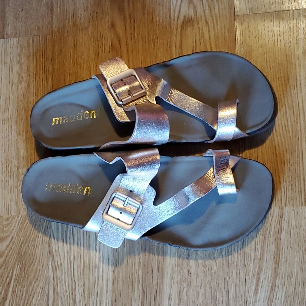 Maden footed sandals